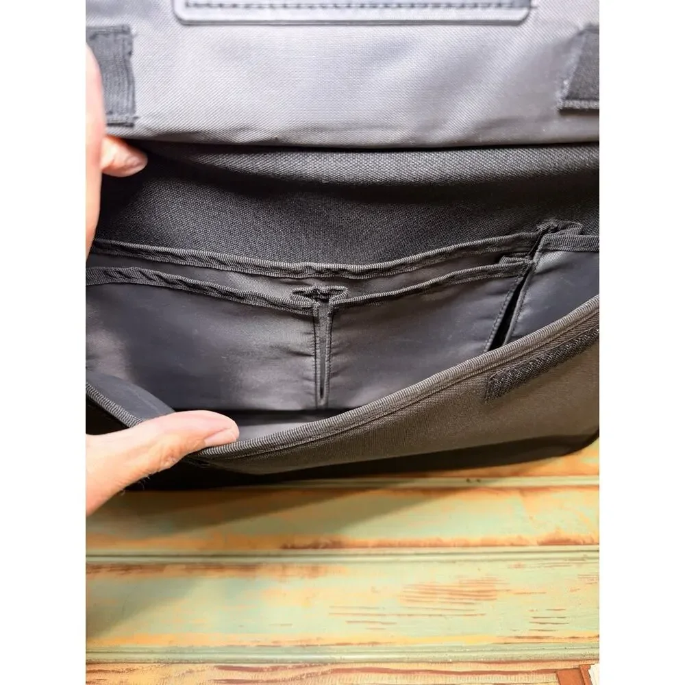 Black Kensington Laptop Briefcase Apple Logo Shoulder Strap